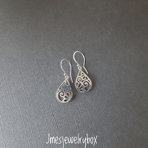 Silver tear drop earrings, Silver filigree earrings, Silver flower earrings, Silver floral earrings, Silver lace earrings