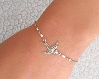 Silver sparrow bracelet with tiny freshwater pearls, Flying bird bracelet, Little bird bracelet, Silver sparrow bracelet, Silver dove