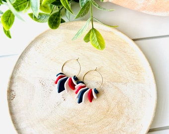 Patriottische oorbellen voor dames - gelaagde polymeerklei hoepels - rood + wit + blauw - Fourth of July-oorbellen