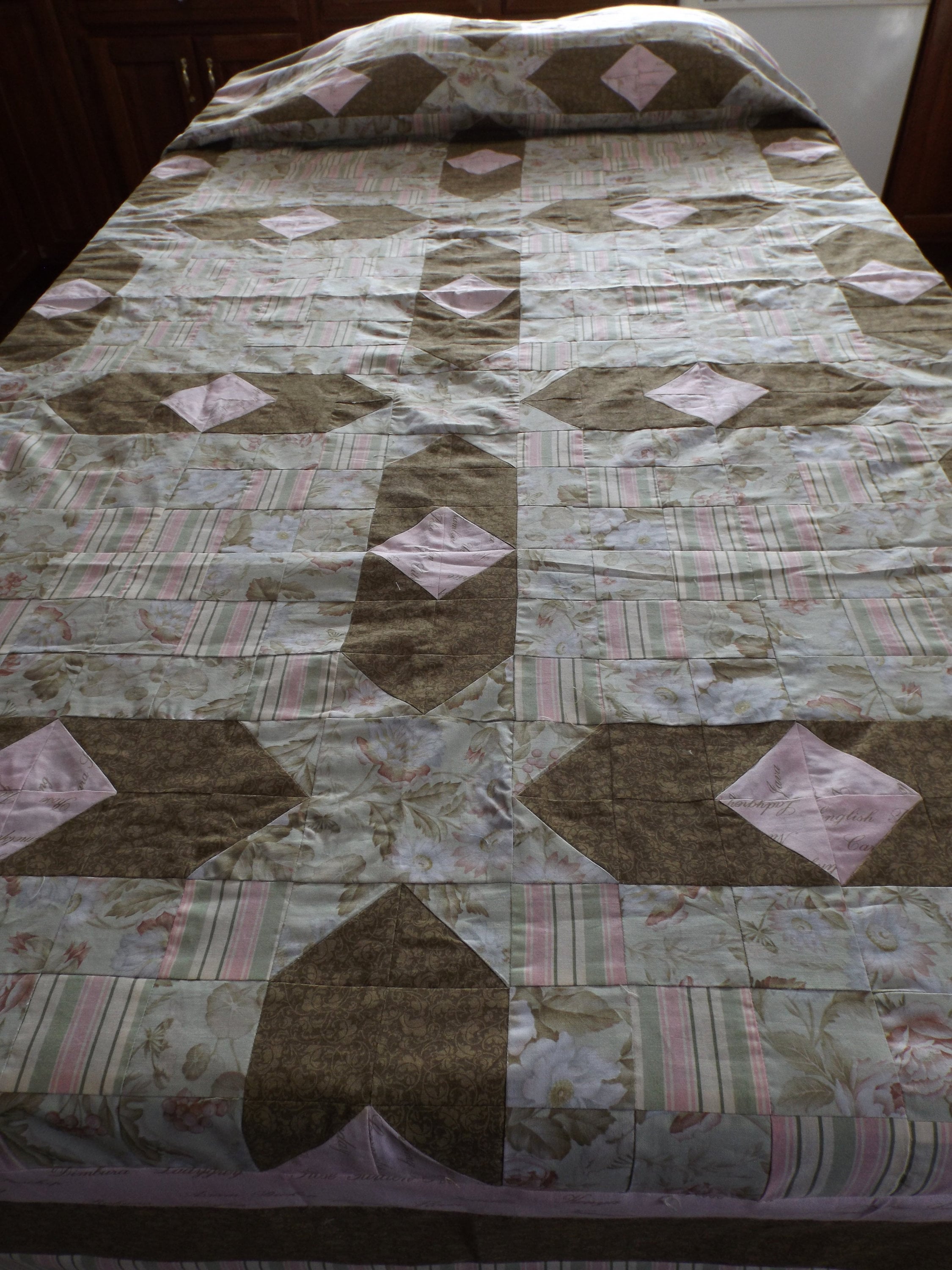 Stepping Stones Queen Quilt