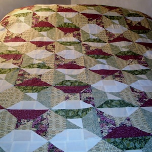 Optical Squares Queen Quilt image 1