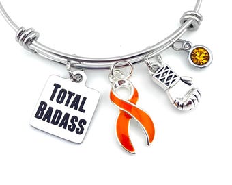 Pulsera con dijes de cinta naranja Total Badass: leucemia, leucemia, superviviente de cáncer de riñón, conciencia de esclerosis múltiple: regalo de quimioterapia