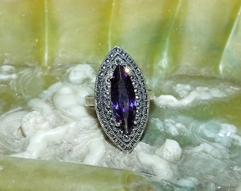 Vintage 90s Victorian Gothic Revival Dark Amethyst Purple Crystal CZ Marquise Cut Marcasite Oxidized Sterling Ring Size 9