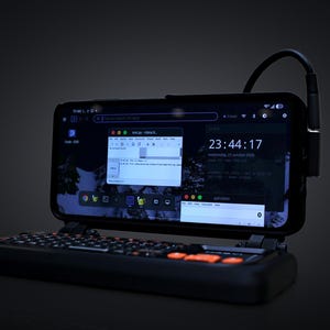 AndroDeck A16 – 128GB Portable Linux CyberDeck