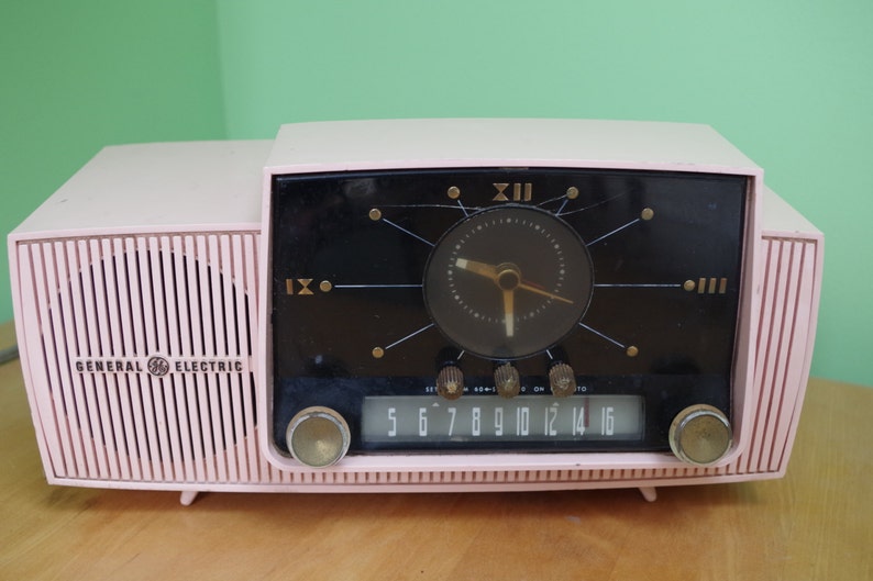 Vintage 1950s GE General Electric PINK Tabletop Clock Radio Etsy