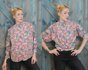 80s 90s Floral Blouse // 100% Cotton Pink and Blue Rose Print // Oversized Classic Fit Garden-Inspired Button-Down Top