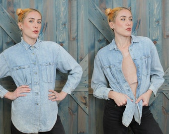 80s Classic Denim Shirt // Light Wash Jean Top // Relaxed Fit Jean Button Down Blouse The Great Plains Size Large Fits Medium