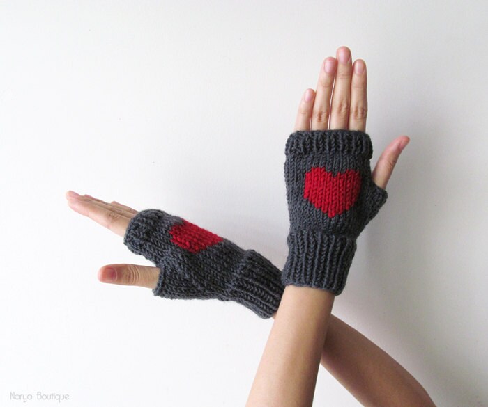 Skin coloured fingerless gloves deals