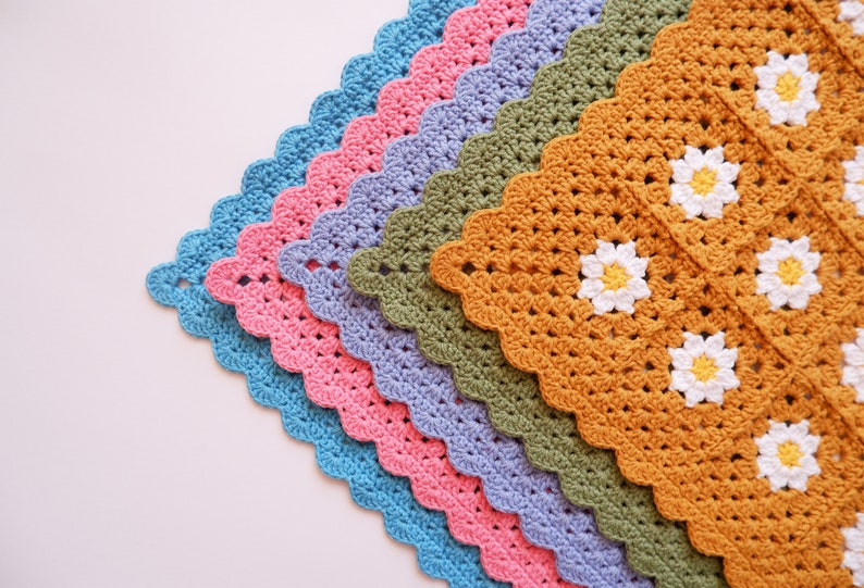 Mustard Yellow Daisy Crochet Bandana, Granny Square, Boho Hair Scarf, Hippie Hair Wrap, Vintage Style, Retro Hair Kerchief,Triangle Headband image 7