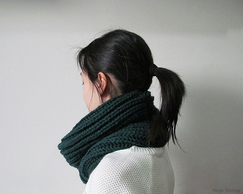 Green - Kumaun Hand Knitted Acrylic Woolen Cowl main image 1