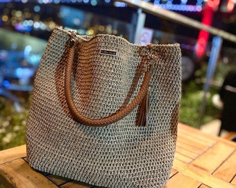 Borsa all'uncinetto con filato di carta, borsa tote in marrone chiaro, borsa grande in filato di carta lavorata a maglia, borsa artigianale in filato di carta marrone chiaro, borsa a tracolla casual estiva