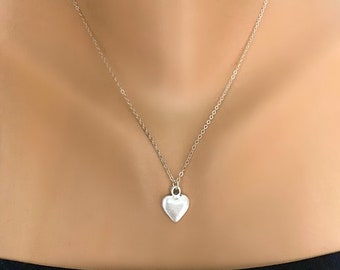 Collar colgante de corazón de plata, Collar de amor de plata, Collar colgante, Regalo de cumpleaños, Collar de plata, Regalo de San Valentín, Regalo para ella, Amor