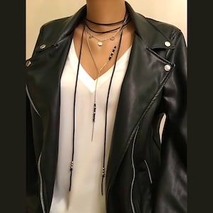 Collier multirang en cuir noir, collier pièce de monnaie en cuir, collier barre, collier ras de cou, long collier en cuir, bohème