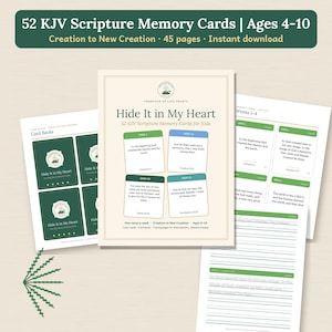 Puede incluir: Un conjunto de 52 tarjetas de memoria de las Escrituras KJV para niños, con una portada titulada Hide It in My Heart, dorsos de tarjetas y hojas de caligrafía. Las tarjetas incluyen versículos semanales con detalles en verde y azul.