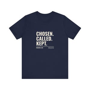 Uitverkoren, geroepen, bewaard - Romeinen 8:30 - Hervormd T-shirt afbeelding 8