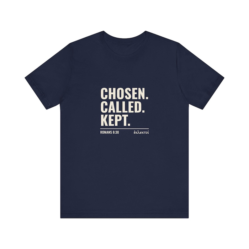 Uitverkoren, geroepen, bewaard - Romeinen 8:30 - Hervormd T-shirt afbeelding 8