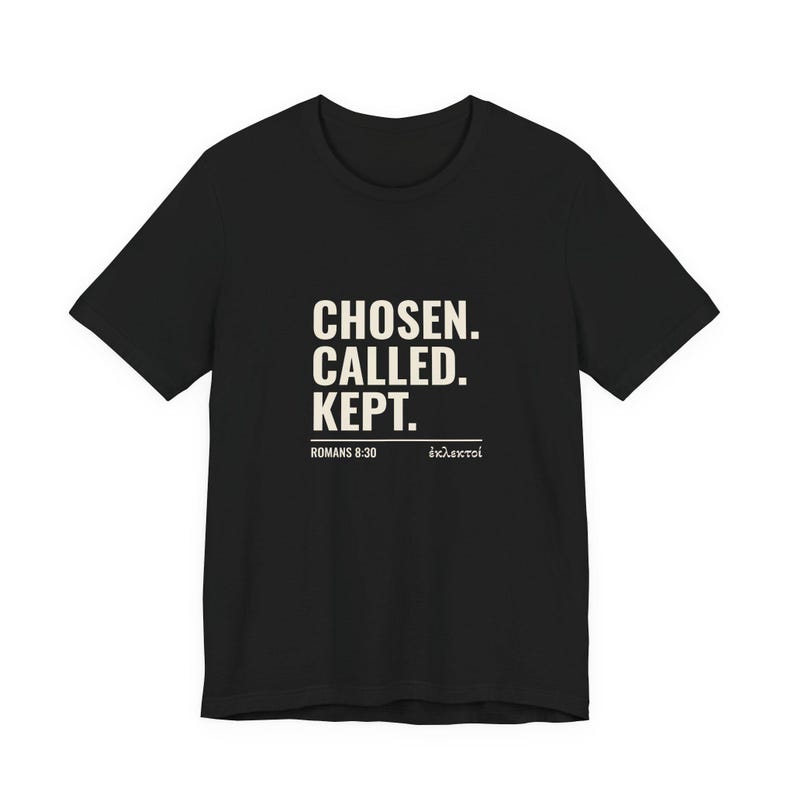 Uitverkoren, geroepen, bewaard - Romeinen 8:30 - Hervormd T-shirt afbeelding 2