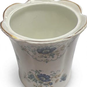 Vintage Royal Tara Bonbonniere mit Deckel - Tara Hall Fine Bone China Galway Ireland 1970s - Zuckerdose Deckeldose Blue Floral Gold