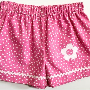 Summer pink toddler Shorts children’s shorts  Polkadot Girls Shorts, Kids Shorts flower hand made aplique. Outfit kids, size 3T