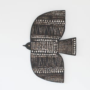 Keramik Wandbild Ornament // Gemusterte Wandfliese Fliegender Vogel // schwarz No.9