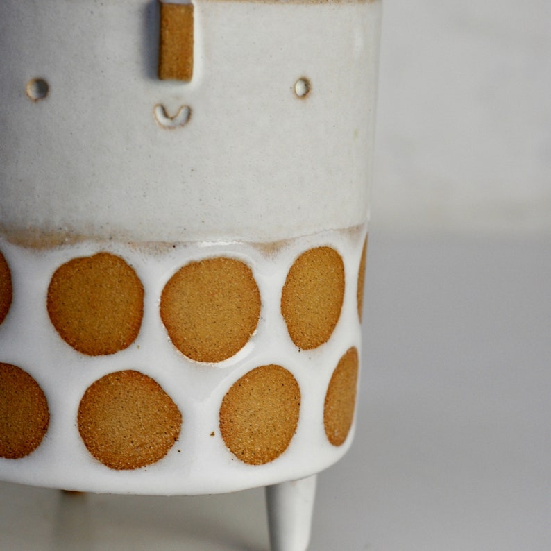 Handmade ceramic textured tripod planter pot with face // Oatmeal shiny white spot glaze // medium image 3