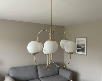 Minimalistische Hängeleuchte mit 6 Leuchten, moderner Messing-Kronleuchter, Pendelleuchte im Mid-Century-Stil mit Ast- und Kugelform