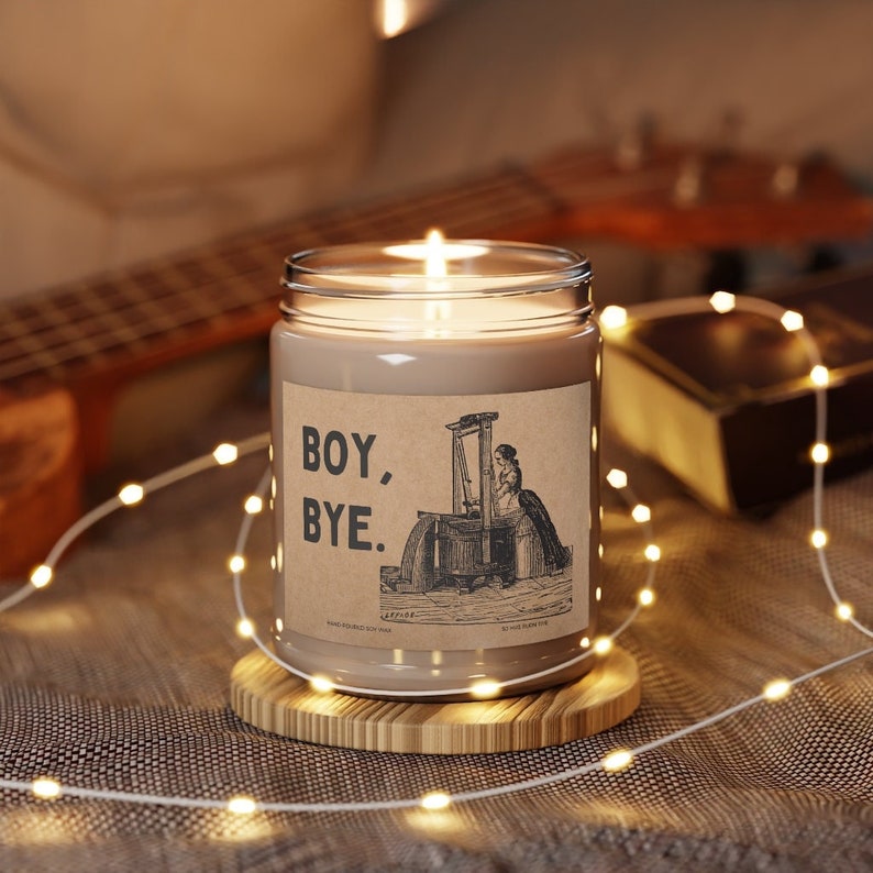 PhraseLounge BOY BYE Candle - Thumbnail 3