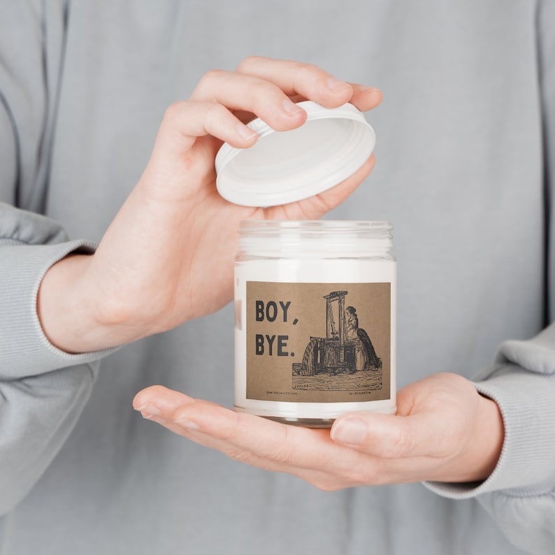 PhraseLounge BOY BYE Candle - Thumbnail 4