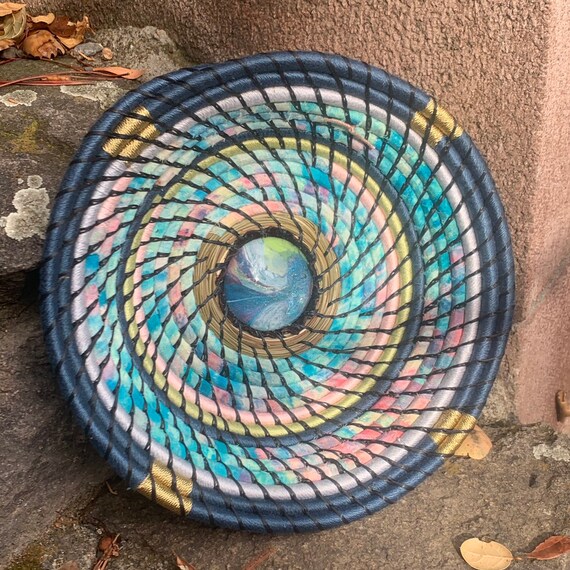 Sky pine needle basket