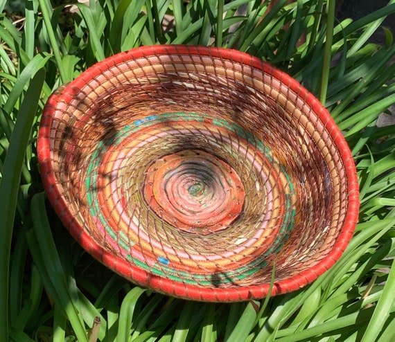 Labirinth pine needle basket