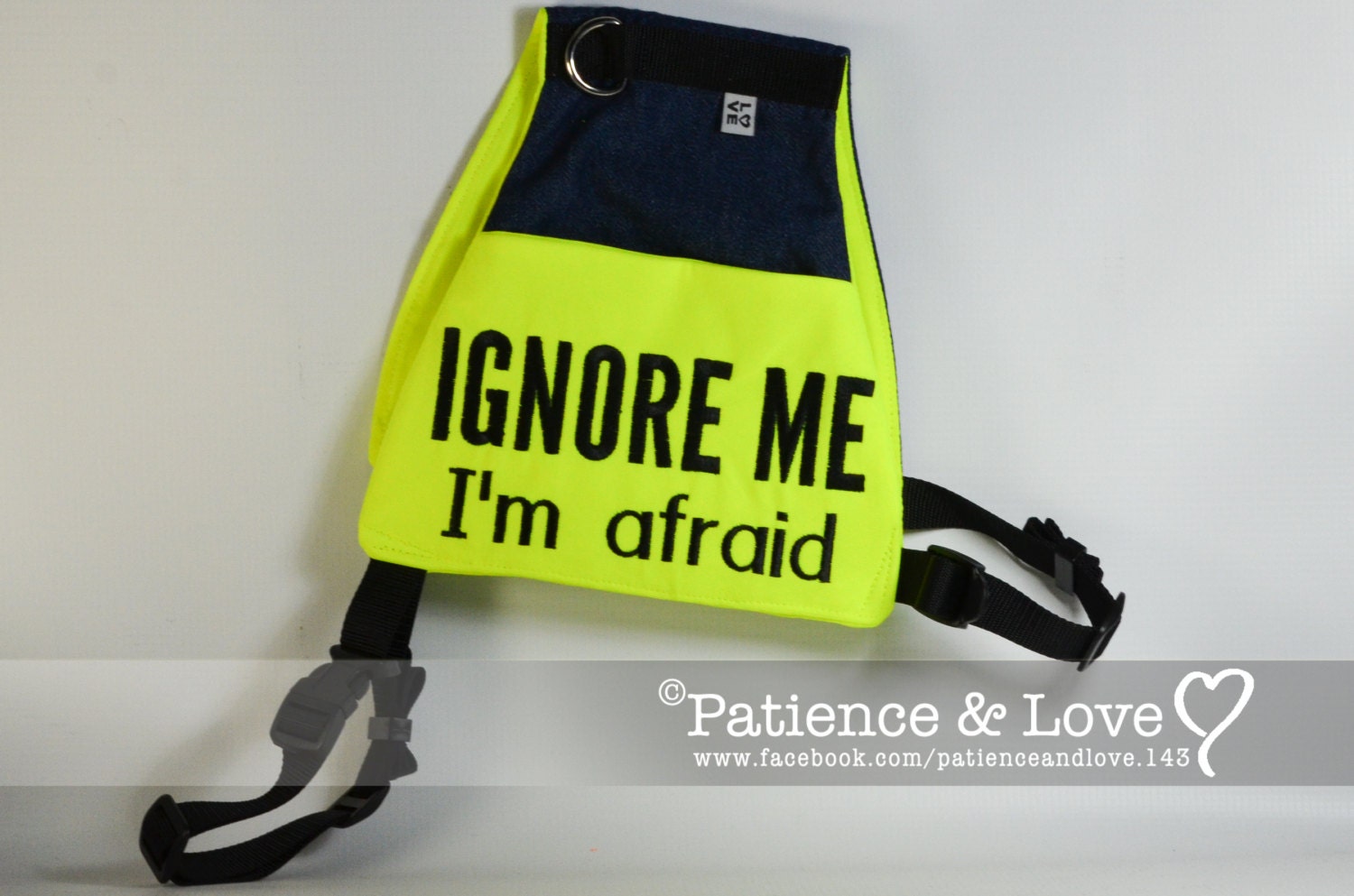 Working Dog Jacket „Please Ignore Me“ – Warnweste Für Hunde, Verstellbar & Bedruckt