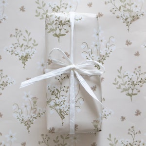 Wrapping Paper Set 18 wrapping paper sheets includes gift tags image 9
