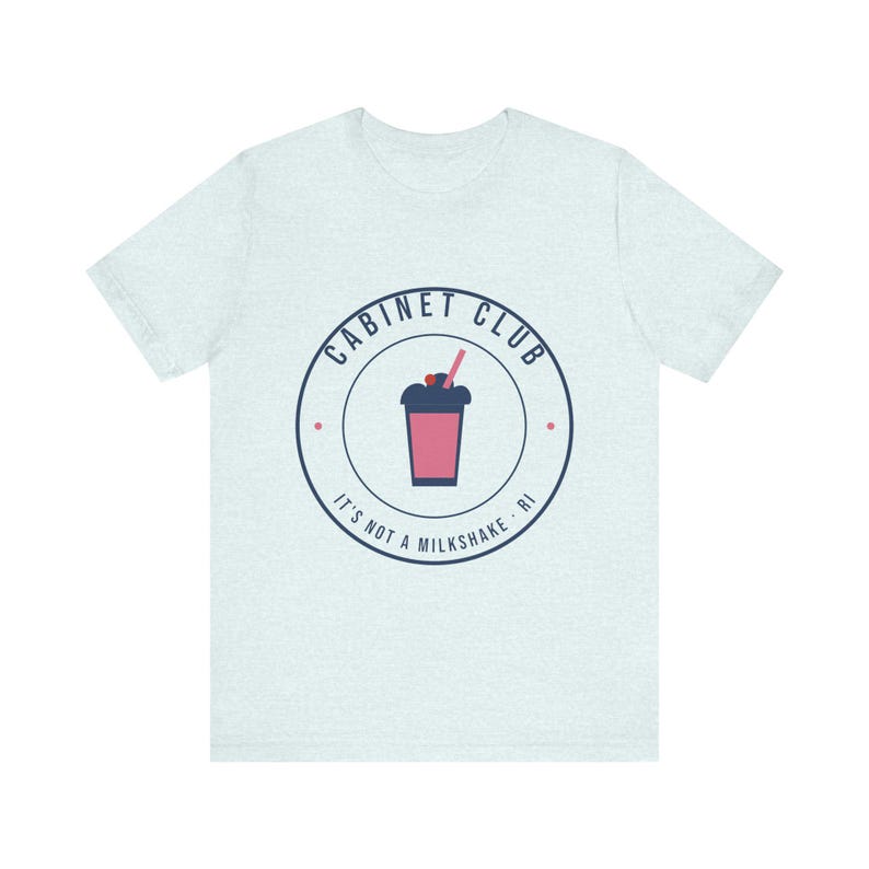 Maglietta Cabinet Club, Maglietta Rhode Island Milkshake, Non è un milkshake, Maglietta divertente con slang del Rhode Island, Regalo per gli amanti del Rhode Island, Maglietta unisex in cotone immagine 4