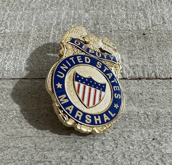 Insignia De Latón Estilo Viejo Oeste - 'U.S. Deputy Marshal', Tamaño 1.60 Pulgadas, Material Latón Macizo