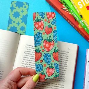 Strawberry Bookmark. Strawberries Illustration. Strawberries Bookmark. Fruit Bookmark. Book Lover Gifts. Strawberries. Botanical Bookmark.