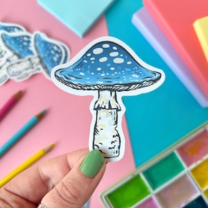 Sticker champignon bleu. Sticker champignon vénéneux. Sticker champignon. Autocollant de butineuse. Autocollant en vinyle imperméable champignon. Autocollant d'automne. Sticker automne