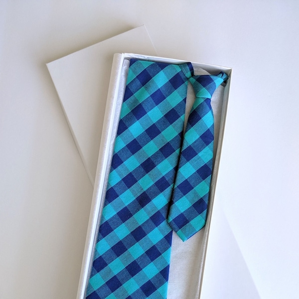 White Tie Gift Box - Optional Black, Green or Blue Ribbon - (Fits Neck Tie, Bow Tie, Scarf, or Belt)- Tie NOT included