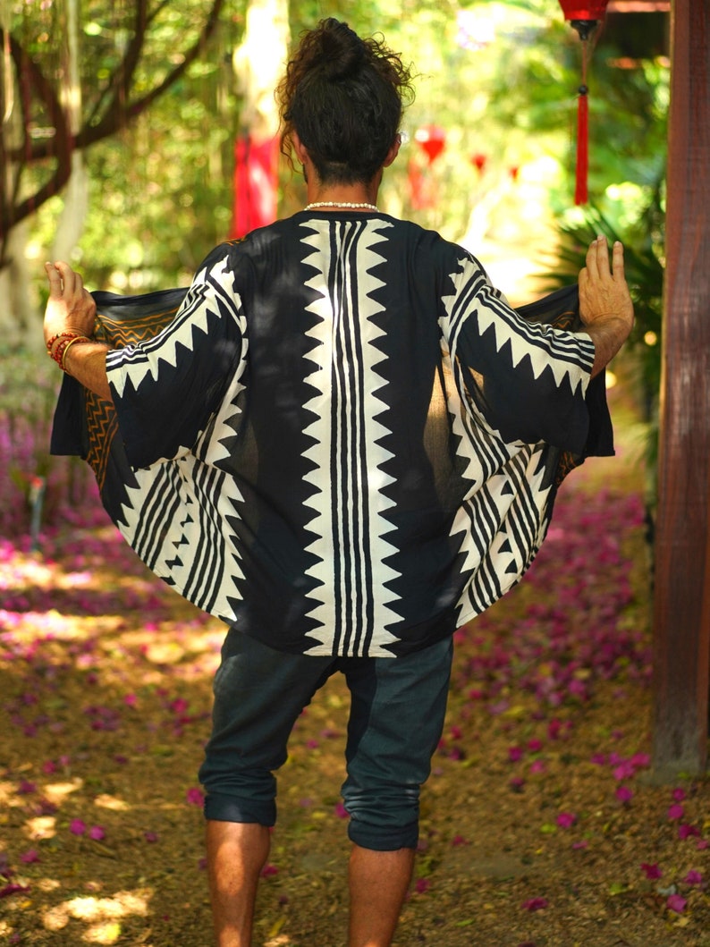 Mens Boho Kimono, Geo KIimono-Style Jacket, Short Sleeve Kimono for Him, Festival Outfit, Hipster Rave Man Jacket, Unisex Beach Cover Up zdjęcie 6