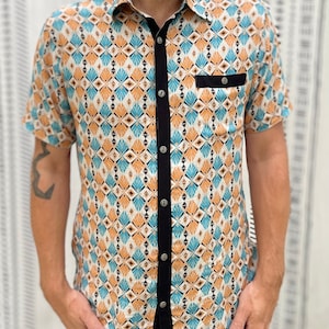 Men&#39;s Button Up Short Sleeve Shirt, Summer Geometric Print Shirt, Mens Button Down Boho Shirt, Festival Shirt, Gift for Him
