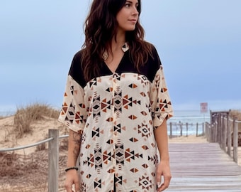Uniseks overhemd met knoopsluiting en geometrische print, mesh top, lichtgewicht shirt met korte mouw, doorzichtige festivalblouse, edgy partyshirt