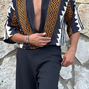 Mens Boho Kimono, Geo KIimono-Style Jacket, Short Sleeve Kimono for Him, Festival Outfit, Hipster Rave Man Jacket, Unisex Beach Cover Up zdjęcie 2