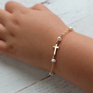 Baby baptism Bracelet,Cross Baby Bracelet,Baptism Jewelry,Pearl Baby Bracelet,Godchild Gift,Baby Girl Cross Jewelry,dedication gift