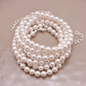 Set of 7 Bridesmaid Pearl Bracelets, 7 Pearl Strand Bracelets, Small Pearl Bracelet 0258