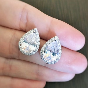 High Quality Crystal Teardrop Stud Earrings, Cubic Zirconia CZ Bridal Earrings 6010