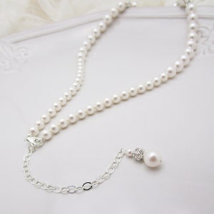 Pearl Bridal Necklace in Sterling Silver with Backdrop, Ivory or White Pearl Wedding Necklace Backdrop 6040 imagem 3
