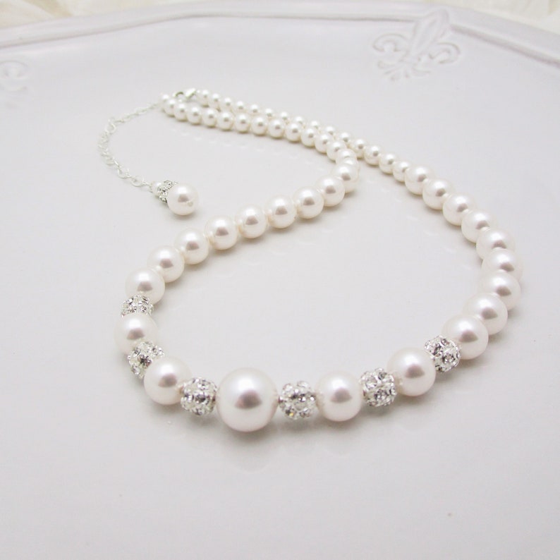 Pearl Bridal Necklace in Sterling Silver with Backdrop, Ivory or White Pearl Wedding Necklace Backdrop 6040 imagem 1