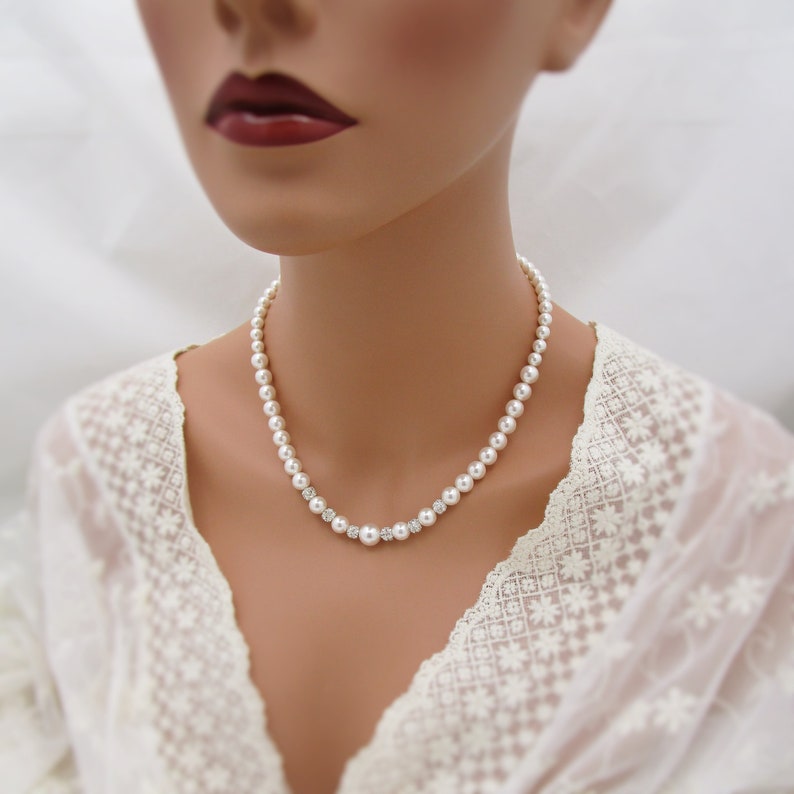 Pearl Bridal Necklace in Sterling Silver with Backdrop, Ivory or White Pearl Wedding Necklace Backdrop 6040 imagem 2