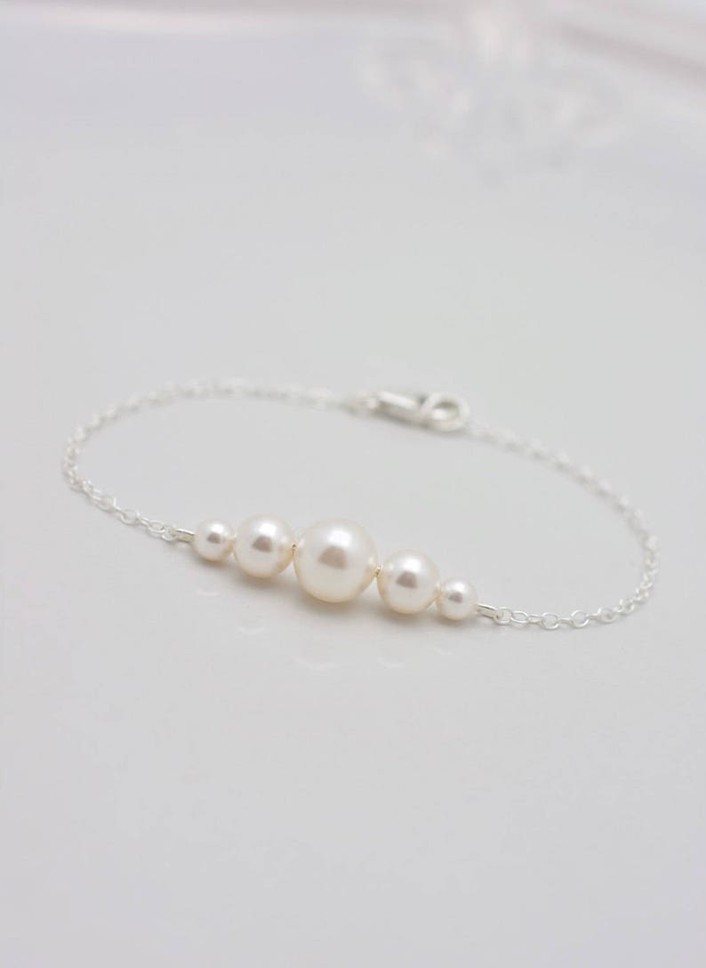 Floating pearl bracelet Clearance