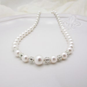 Pearl Bridal Necklace in Sterling Silver with Backdrop, Ivory or White Pearl Wedding Necklace Backdrop 6040 imagem 4