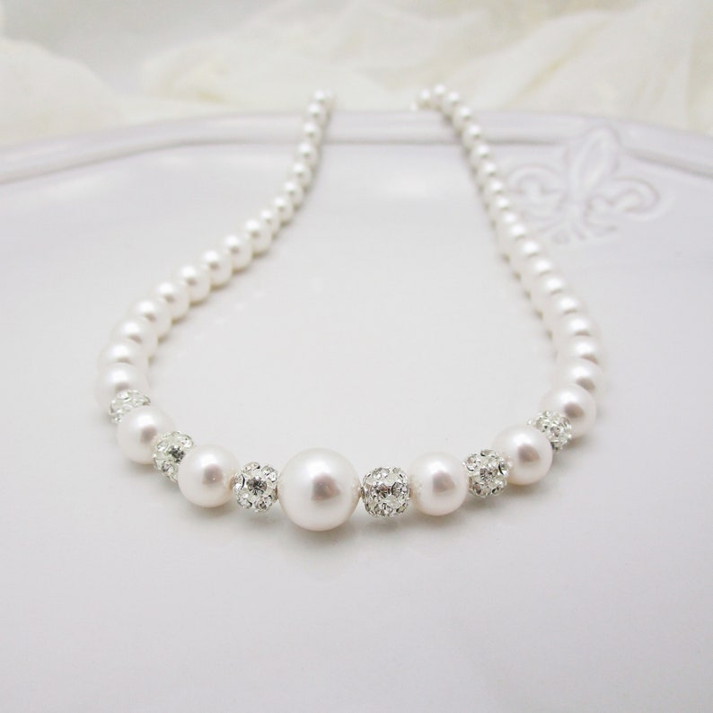 Pearl Bridal Necklace in Sterling Silver with Backdrop, Ivory or White Pearl Wedding Necklace Backdrop 6040 imagem 4